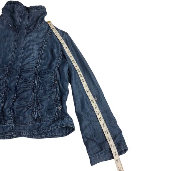 Coldwater Creek Jacket Women 8 Blue Chambray Ruched Roll Tab Sleeve Snap Shacket - Picture 14 of 16
